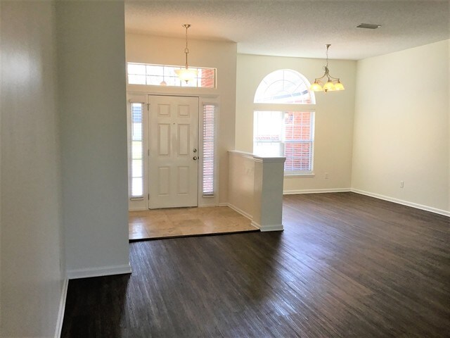 Photo - 125 Whisper Ridge Dr