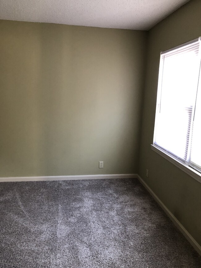 Photo - 402 E Emerald Dr