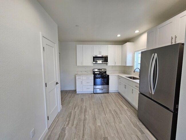 Photo - 1451 W Almond Ave Unit 1451-C