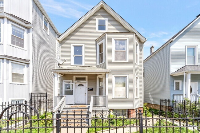 Building Photo - 1921 N Pulaski Rd Unit 2 Rental