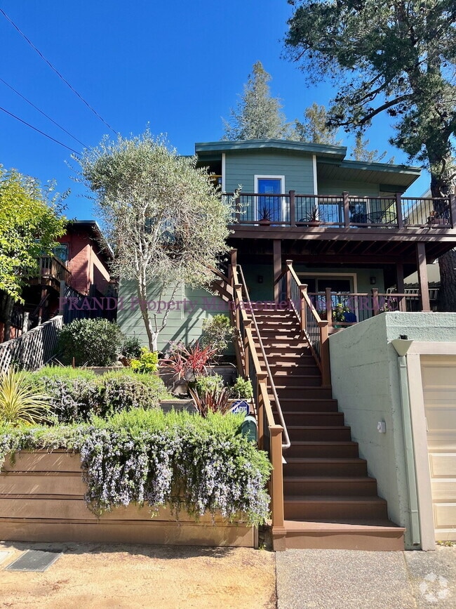 Building Photo - Quality San Anselmo Home Near Parks and Sc...