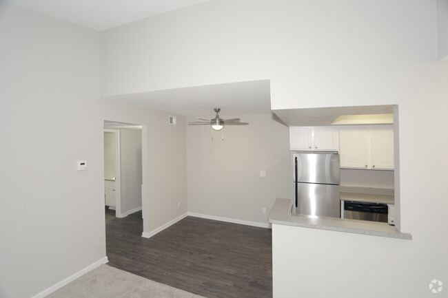 Remodeled Interiors! - Vista Pointe Apartments