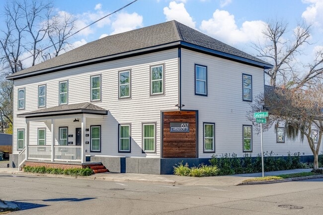 Photo - 637 E Anderson St