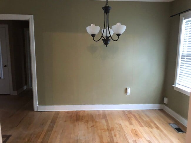 Photo - 704 N Maple St