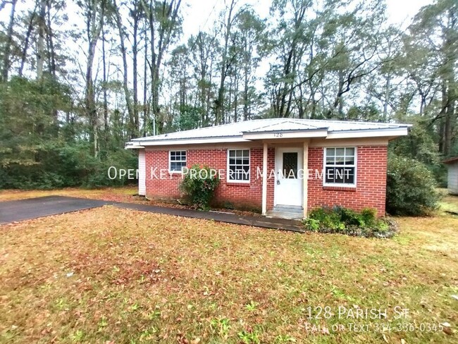 Charming 2-bed, 1-bath home in Dothan, Ala... - Charming 2-bed, 1-bath home in Dothan, Ala...