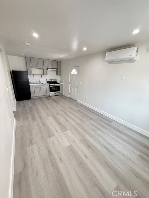 Photo - 9011 Oneida Ave