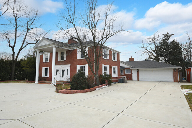 Photo - 305 N Reed St