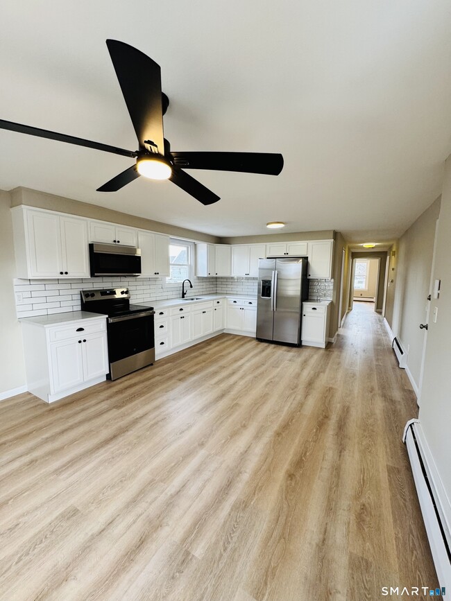 Building Photo - 5 Walnut St Unit 2