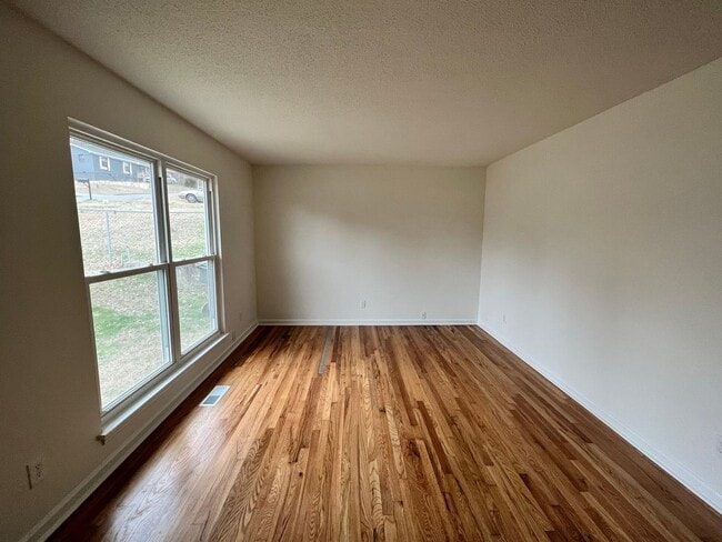 Photo - Newly renovated 3bed/2bath in east ridge for Rent!