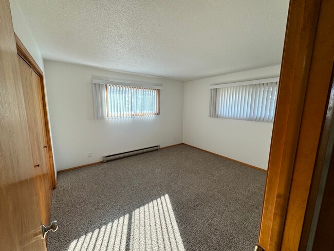 Photo - Cliffside Apartments