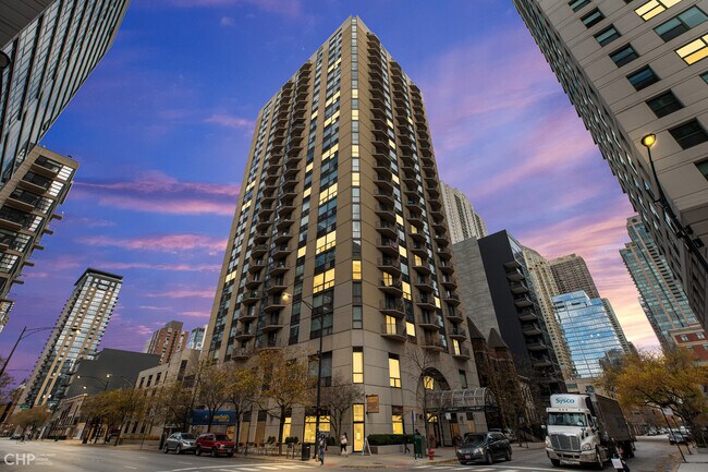 Building Exterior - 70 W Huron St Unit 1302