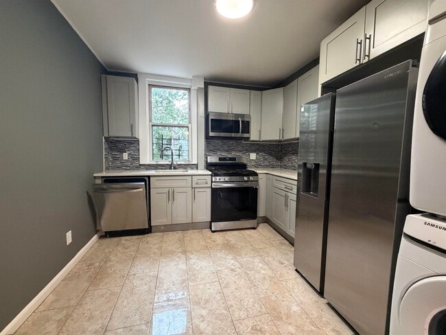 445 West Side Ave Unit 2