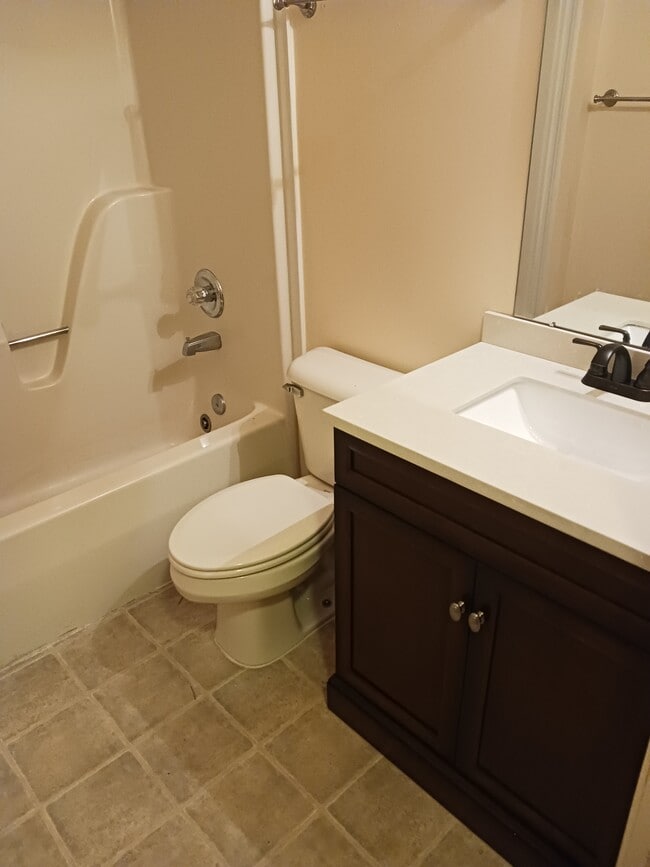 Main Bathroom - 2557 John R St Unit 2557