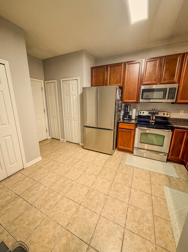 Photo - 209 Leese Dr