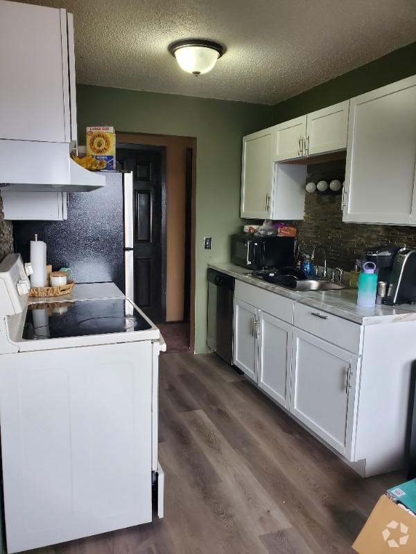 Building Photo - 2750 Euclid Ave Rental