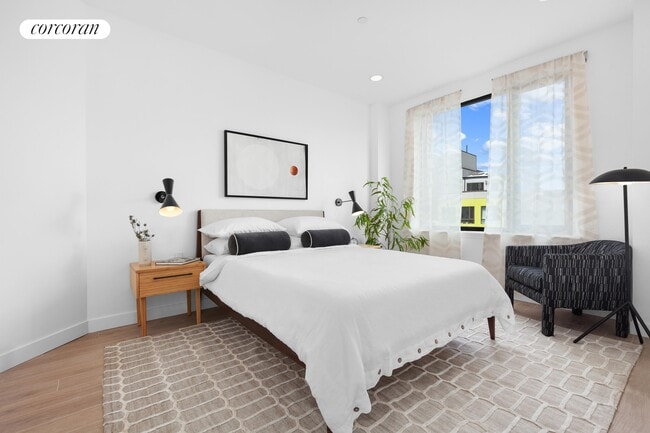 Photo - 912 Broadway-