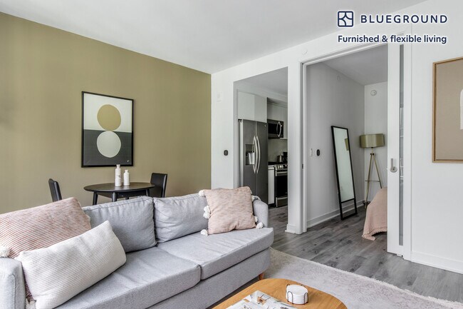 949 1st St SE Unit SI FL11-ID883