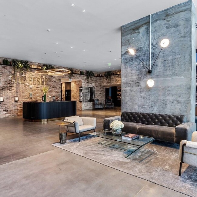 Photo - 398 NE 5th St Unidad 2118