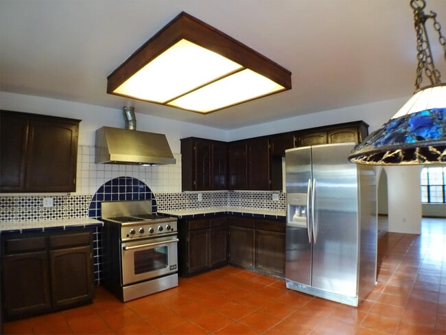 Photo - 1716 Meadow Rd