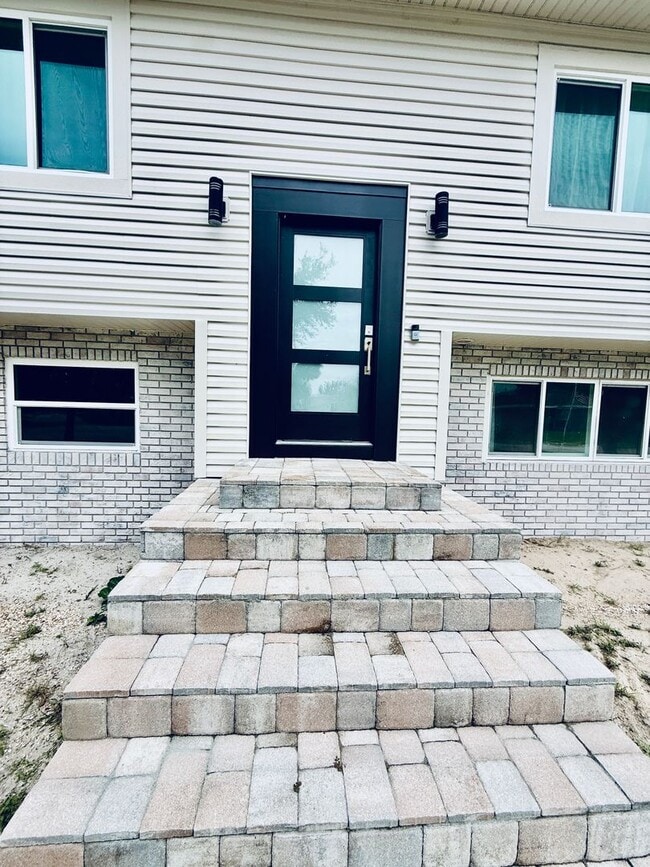 Photo - 279 Marion St