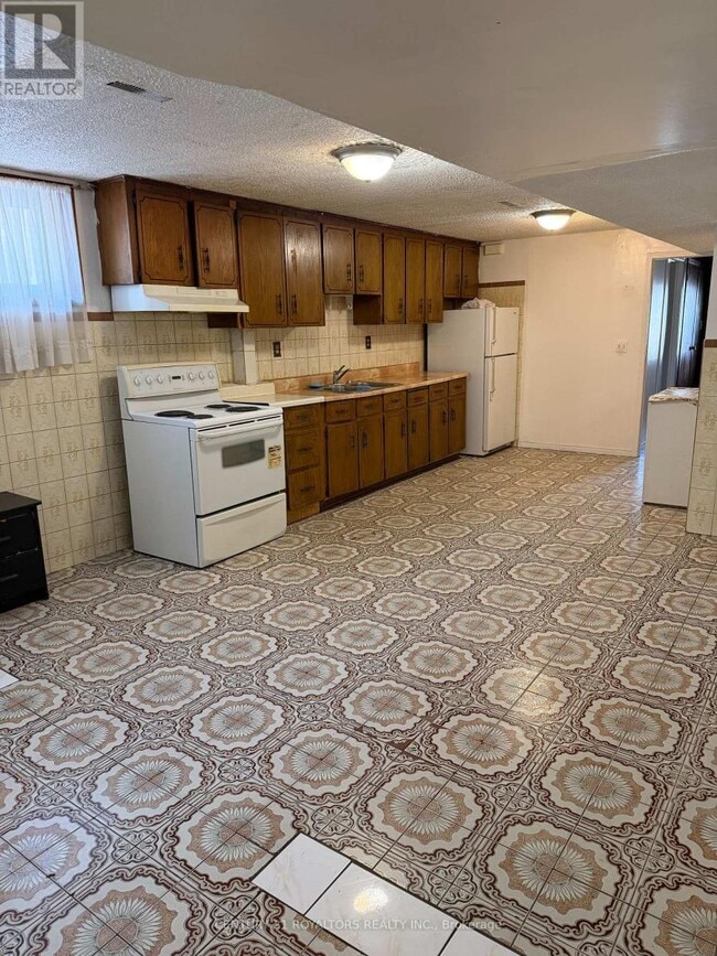 Photo - 7242 Sills Rd