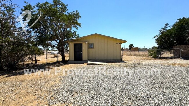 Building Photo - 13193 Begonia Rd Rental