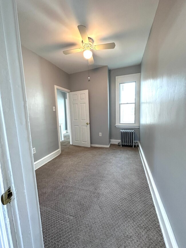 Photo - 1832 Dudley St