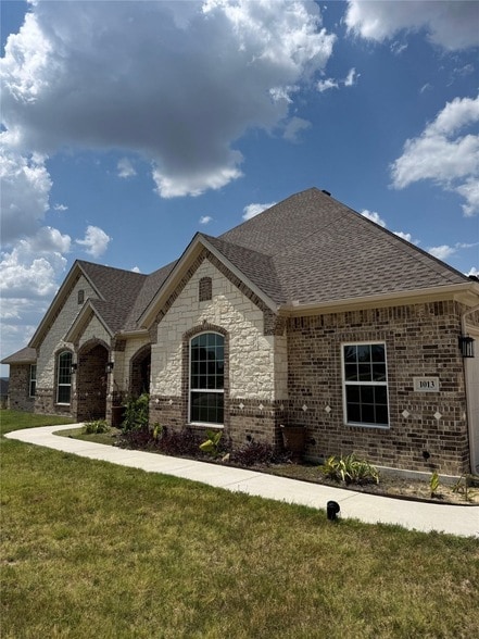 1013 Sky Ct