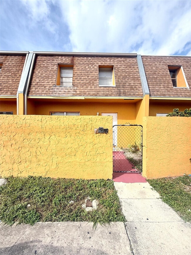 Building Photo - 2625 NW 60th Way