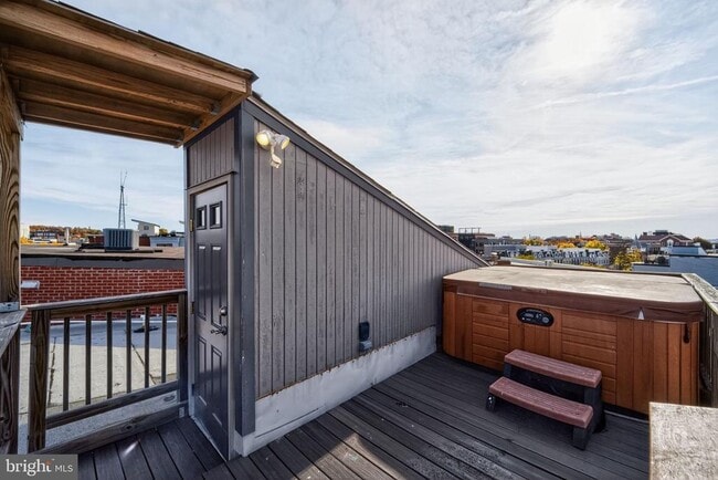 Photo - 1000 Park Rd NW