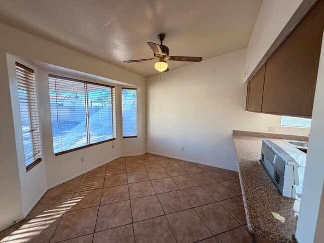 Photo - ? Spacious 3-Bedroom 2-Bathroom Chandler Home with Vaulted Ceilings and Large Yard