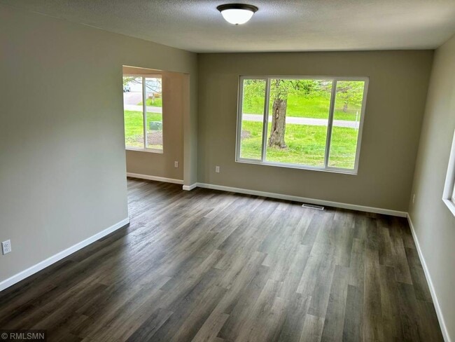 Photo - 20555 Smith St NW