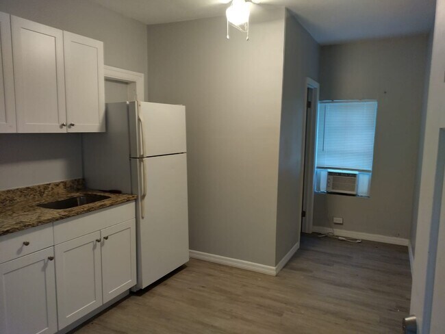 Photo - 705 Unidad 2