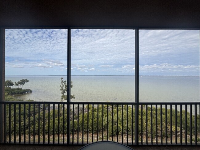 85 Vivante Blvd