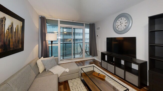 Photo - 30 Grand Trunk Crescent Unit SI FL1-ID1031029P