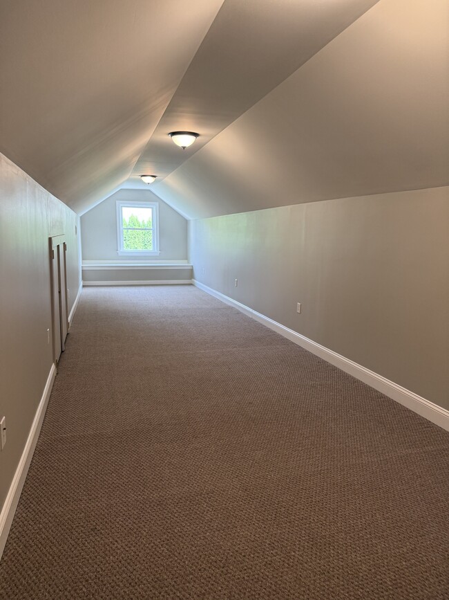 Photo - 1720 Grace Ave Unit Apt B