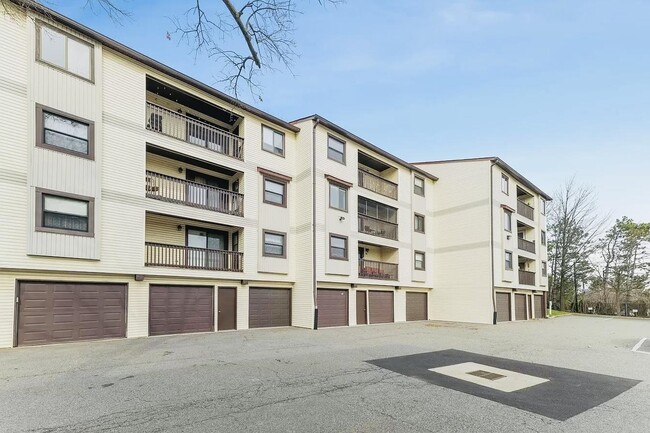 Building Photo - 15 Green Valley Ct Unit 15