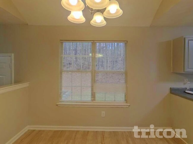 Photo - 3250 Diamond Blf