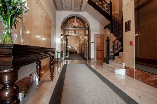 Photo - 160_WALL Unit 160_WALL