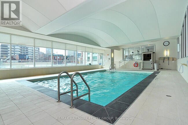 Photo - 234 Rideau St Unit 2202