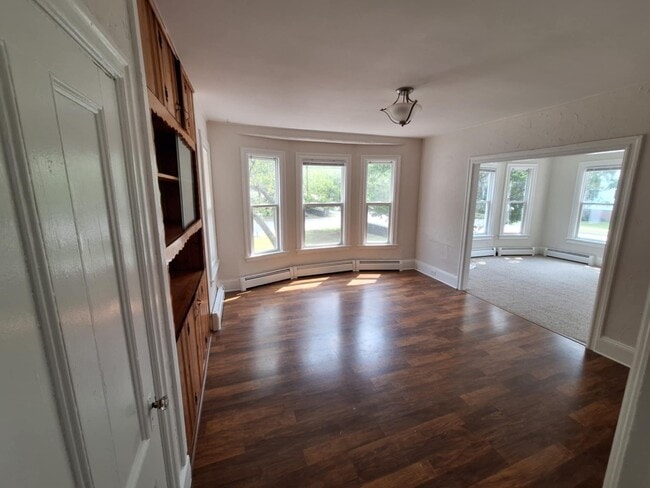 Building Photo - 200 Elm St Rental