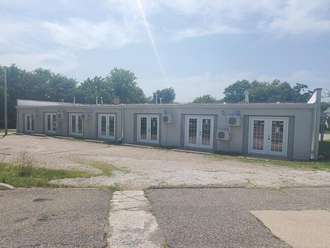 Photo - 1104 W Broadway St