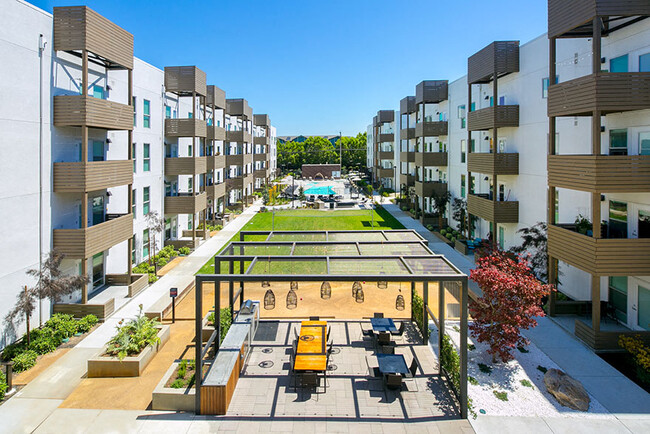Building Photo - Foundry Commons Rental