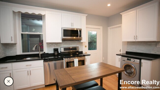 Photo - 7 Story St Unidad 2