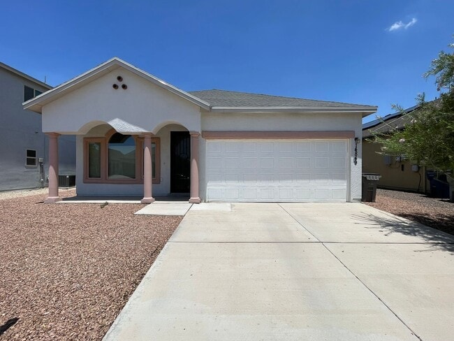 Building Photo - Modern Elegance Meets Comfort in This Pristine Eastside Home