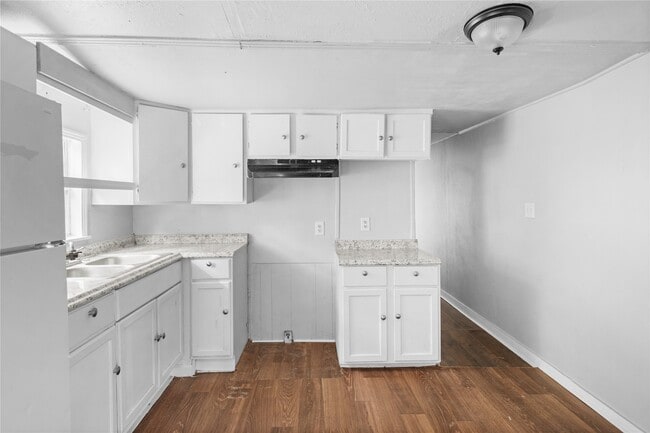 Building Photo - 16747 Timberglen St