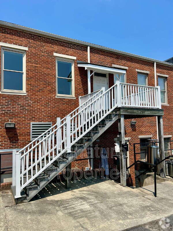 Building Photo - 224 Paradise Ln Unit Apt 200