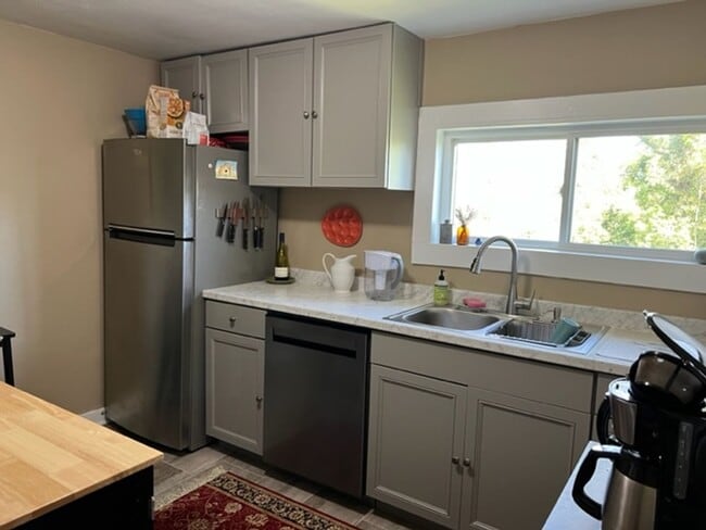 Photo - 208 N Lewis St Unidad A