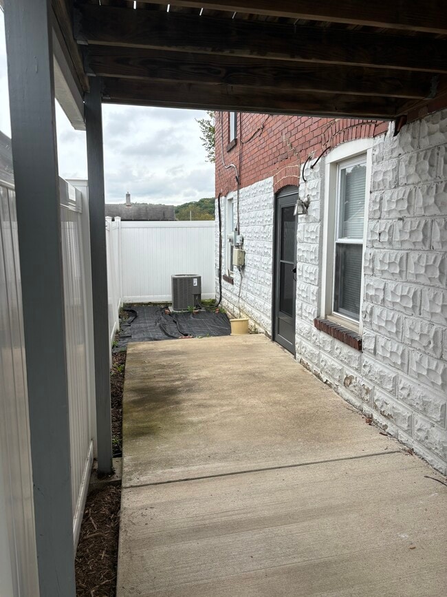 912 Highland Ave