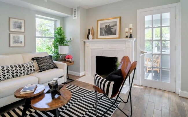 Photo - 4410 16th St NE